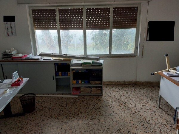38#5922 Arredi e attrezzature da ufficio in vendita - foto 15