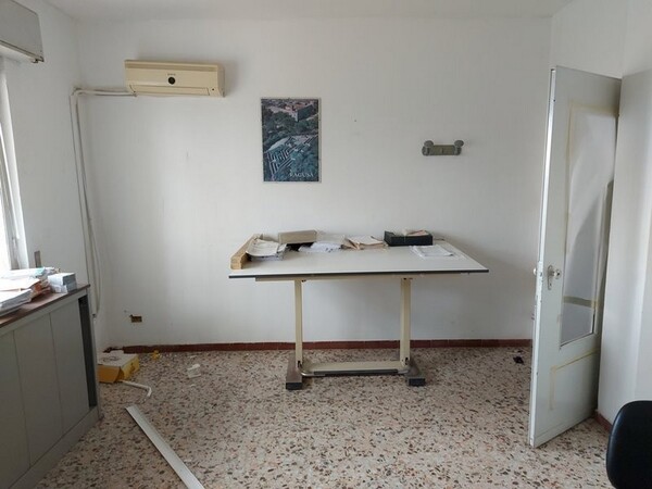 38#5922 Arredi e attrezzature da ufficio in vendita - foto 34