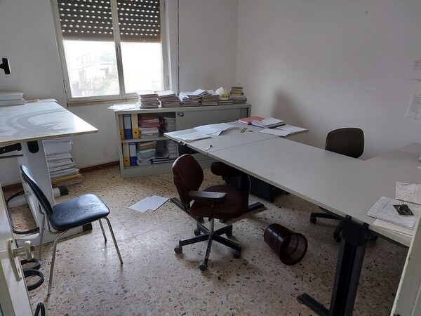 38#5922 Arredi e attrezzature da ufficio in vendita - foto 54