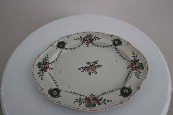 189#5936 Vassoio in Maiolica con decoro floreale a festoni in vendita - foto 1