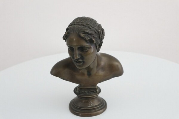 242#5936 Statuina Busto Di Anna in vendita - foto 1