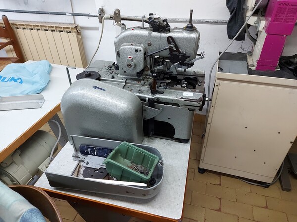 2#5941 Macchine da cucire ed attrezzature in vendita - foto 40