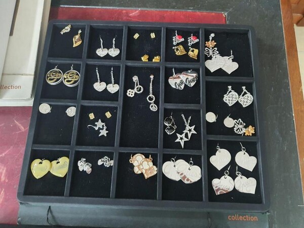 1#5945 Orecchini Moschino e ciondoli 2 Jewels in vendita - foto 5