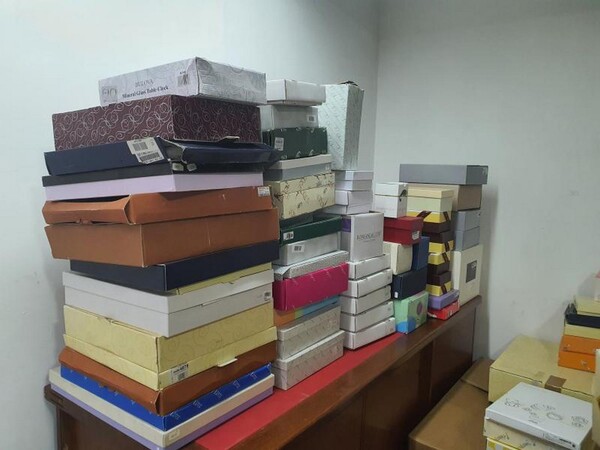 1#5945 Orecchini Moschino e ciondoli 2 Jewels in vendita - foto 28