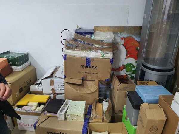 1#5945 Orecchini Moschino e ciondoli 2 Jewels in vendita - foto 30