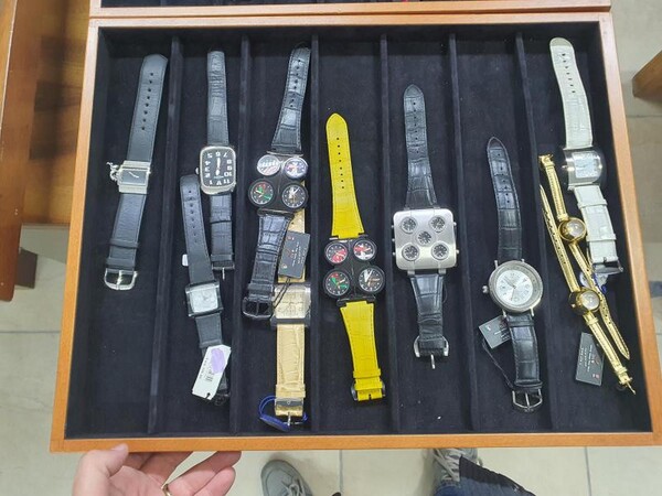 3#5945 Orologi da polso in vendita - foto 3