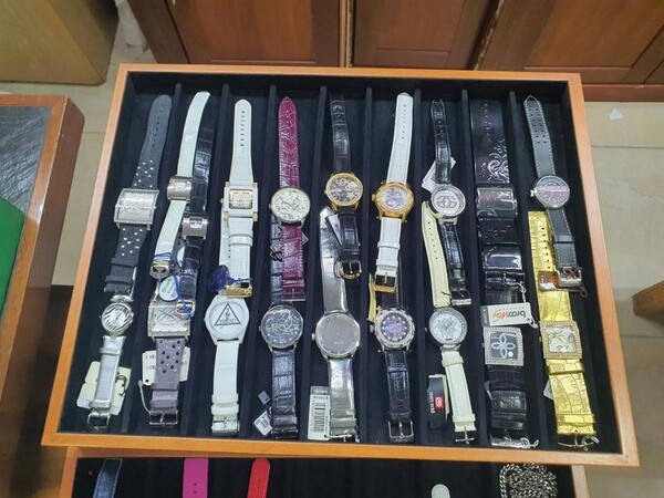 3#5945 Orologi da polso in vendita - foto 6