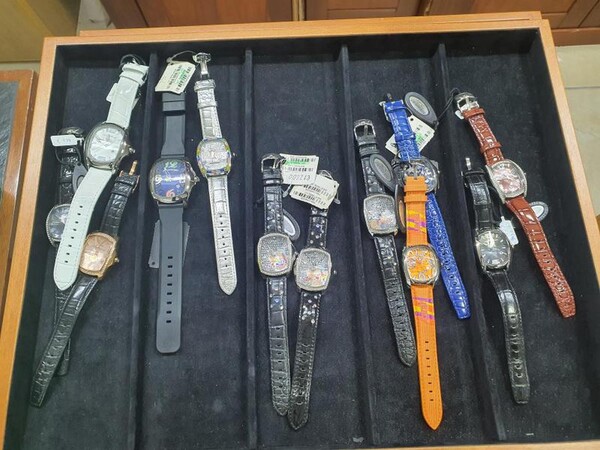 3#5945 Orologi da polso in vendita - foto 8