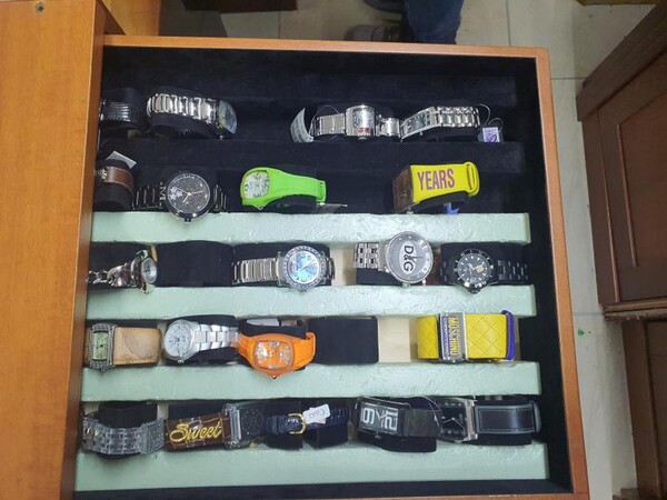 3#5945 Orologi da polso in vendita - foto 9