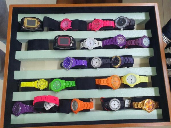 3#5945 Orologi da polso in vendita - foto 10
