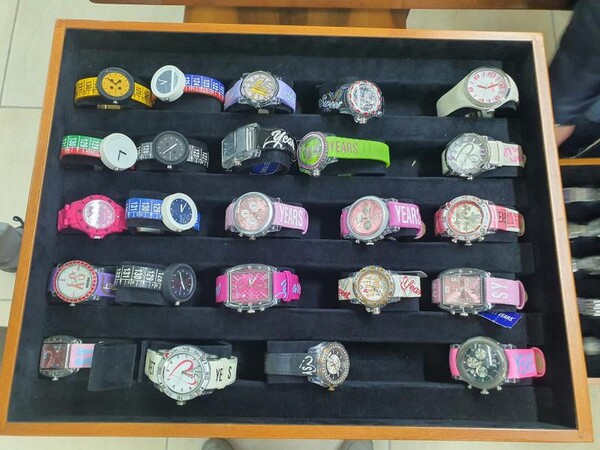 3#5945 Orologi da polso in vendita - foto 11