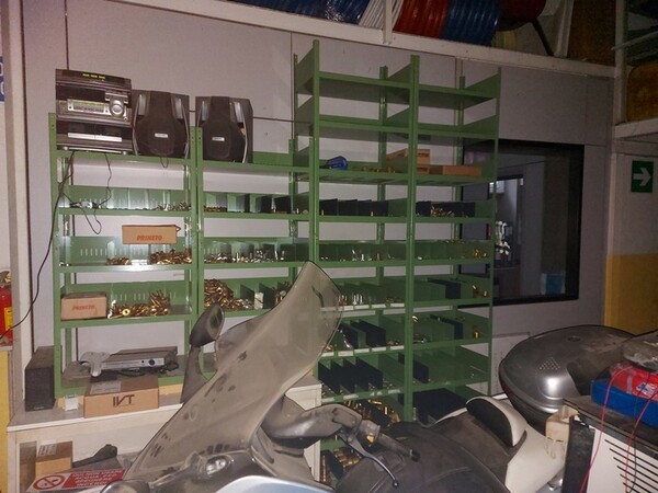 1#5989 Attrezzatura per officina e arredi ufficio in vendita - foto 5