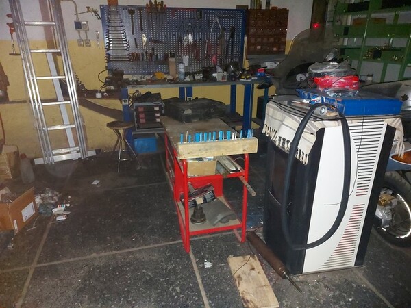 1#5989 Attrezzatura per officina e arredi ufficio in vendita - foto 6