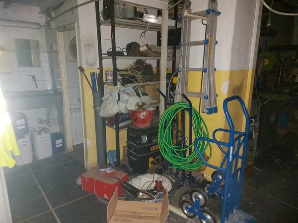 1#5989 Attrezzatura per officina e arredi ufficio in vendita - foto 18