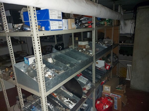 1#5989 Attrezzatura per officina e arredi ufficio in vendita - foto 21