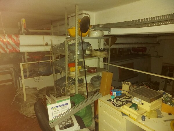 1#5989 Attrezzatura per officina e arredi ufficio in vendita - foto 24