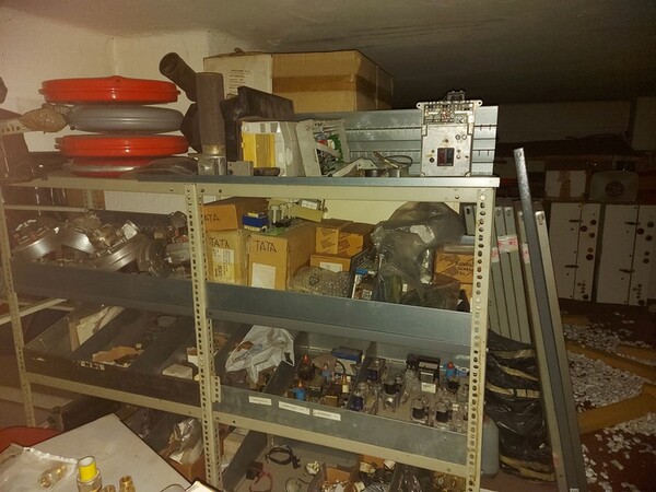 1#5989 Attrezzatura per officina e arredi ufficio in vendita - foto 25