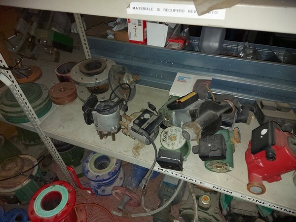 1#5989 Attrezzatura per officina e arredi ufficio in vendita - foto 43