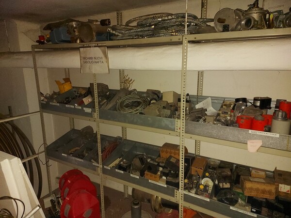 1#5989 Attrezzatura per officina e arredi ufficio in vendita - foto 47