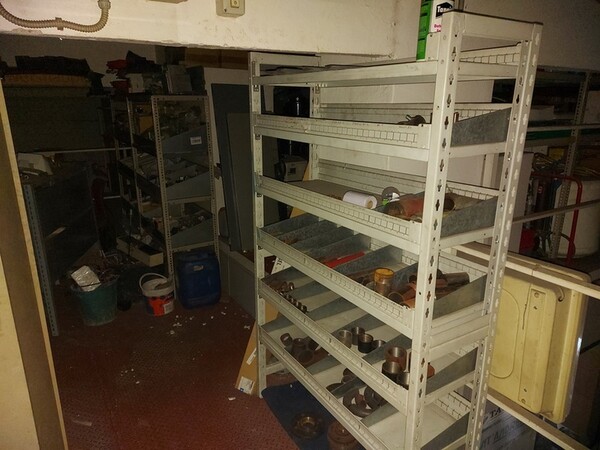 1#5989 Attrezzatura per officina e arredi ufficio in vendita - foto 48