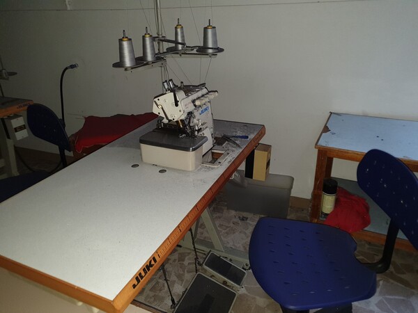 4#5990 Macchine per lavorazione tessile Juki Rimoldi e Brother in vendita - foto 11