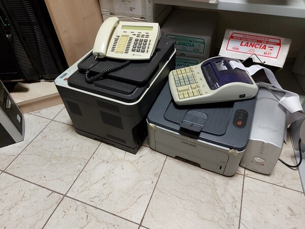8#5992 Arredi e attrezzature da ufficio in vendita - foto 16