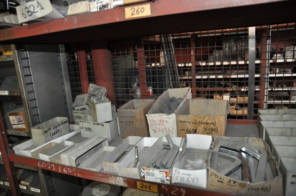 26#6024 Materiale elettrico e ricambi in vendita - foto 6