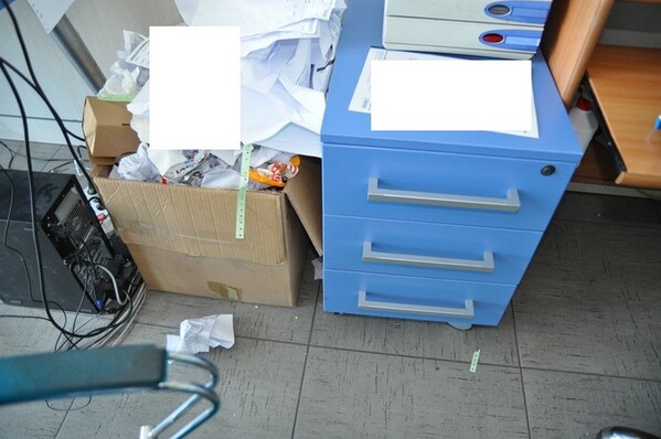 12#6028 Arredi e attrezzature per ufficio in vendita - foto 19