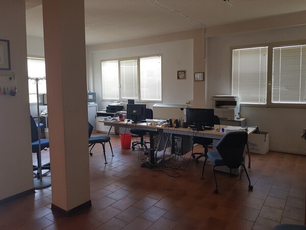 1#6046 Arredamento ed attrezzatura informatica per ufficio in vendita - foto 2