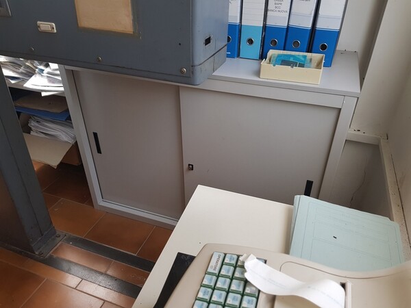 1#6046 Arredamento ed attrezzatura informatica per ufficio in vendita - foto 45