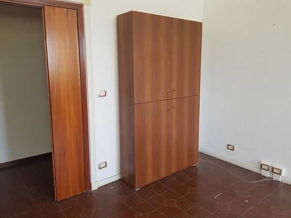 1#6046 Arredamento ed attrezzatura informatica per ufficio in vendita - foto 92