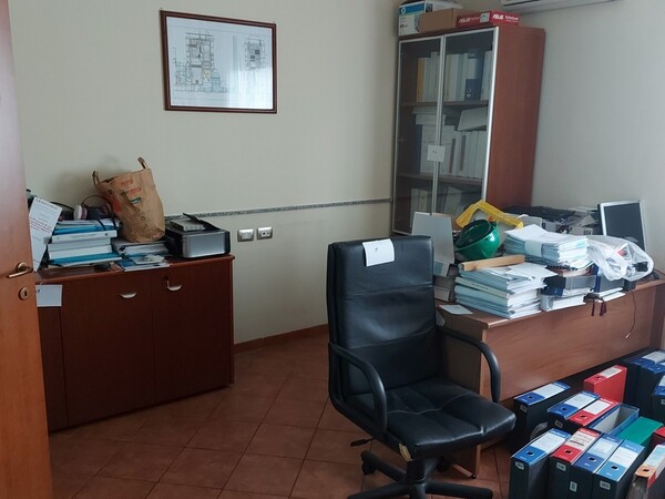 3#6058 Arredamento ufficio in vendita - foto 1