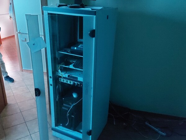3#6058 Arredamento ufficio in vendita - foto 5