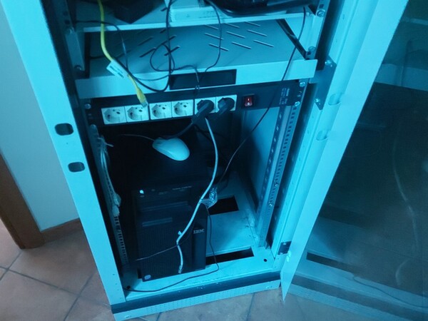3#6058 Arredamento ufficio in vendita - foto 7
