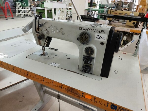 111#6059 Macchina per sottopunto Strobel e asolatrice Reece Corp. in vendita - foto 6