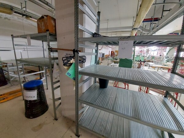 157#6059 Arredamento per laboratorio tessile e  utensili per la lavorazione tessile in vendita - foto 7