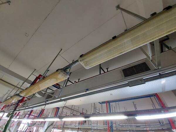 157#6059 Arredamento per laboratorio tessile e  utensili per la lavorazione tessile in vendita - foto 10