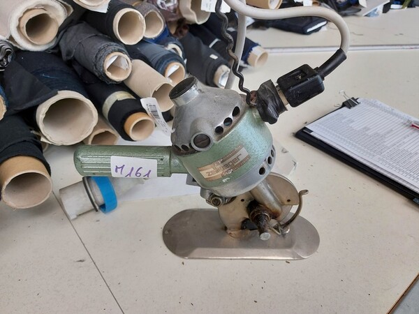 157#6059 Arredamento per laboratorio tessile e  utensili per la lavorazione tessile in vendita - foto 14