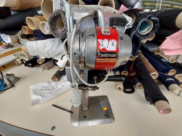 157#6059 Arredamento per laboratorio tessile e  utensili per la lavorazione tessile in vendita - foto 16
