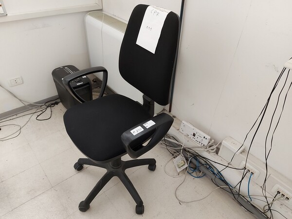157#6059 Arredamento per laboratorio tessile e  utensili per la lavorazione tessile in vendita - foto 24