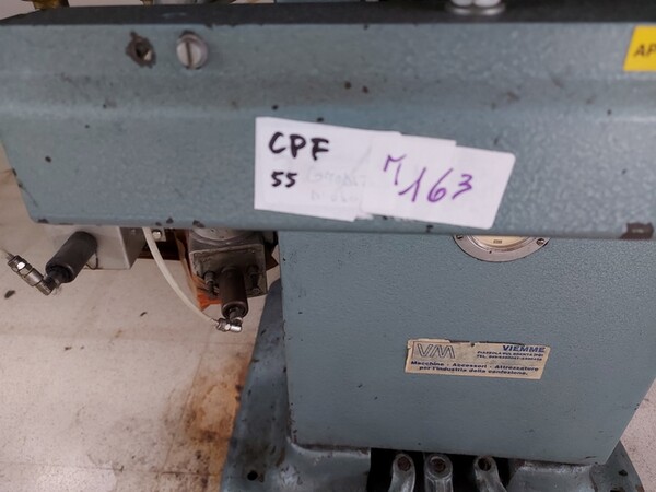 163#6059 Presse da stiro e macchina attaccabottoni Union Special Lewis in vendita - foto 2