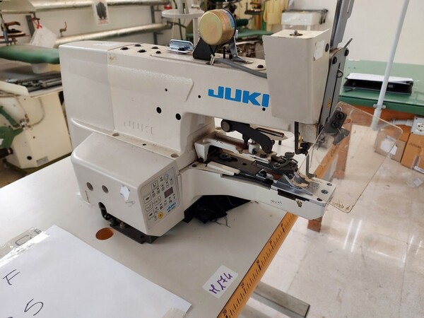 163#6059 Presse da stiro e macchina attaccabottoni Union Special Lewis in vendita - foto 42