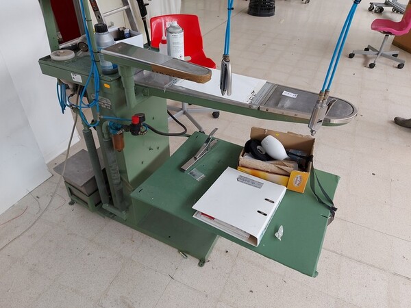 163#6059 Presse da stiro e macchina attaccabottoni Union Special Lewis in vendita - foto 47