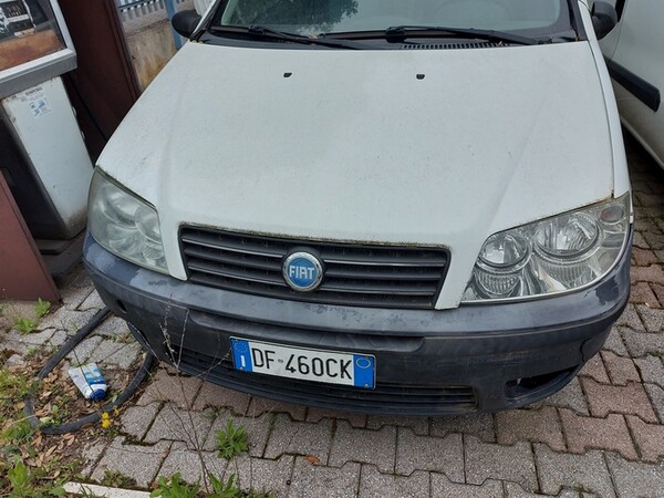 3#6066 Autocarro Fiat Punto Van in vendita - foto 2