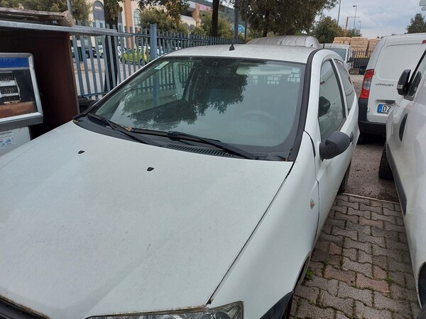 3#6066 Autocarro Fiat Punto Van in vendita - foto 3