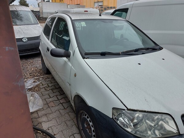 3#6066 Autocarro Fiat Punto Van in vendita - foto 4