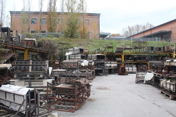 35#6068 Stampi in metallo e materiale ferroso vario in vendita - foto 22