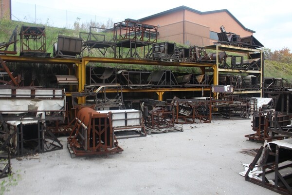 35#6068 Stampi in metallo e materiale ferroso vario in vendita - foto 24