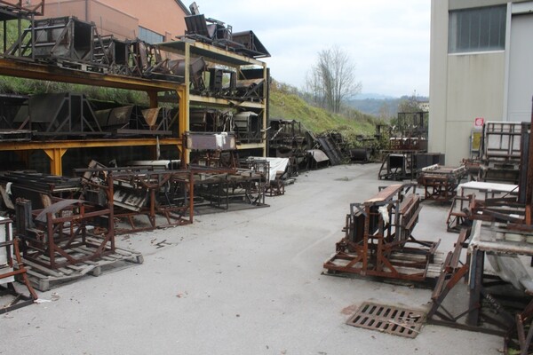 35#6068 Stampi in metallo e materiale ferroso vario in vendita - foto 25