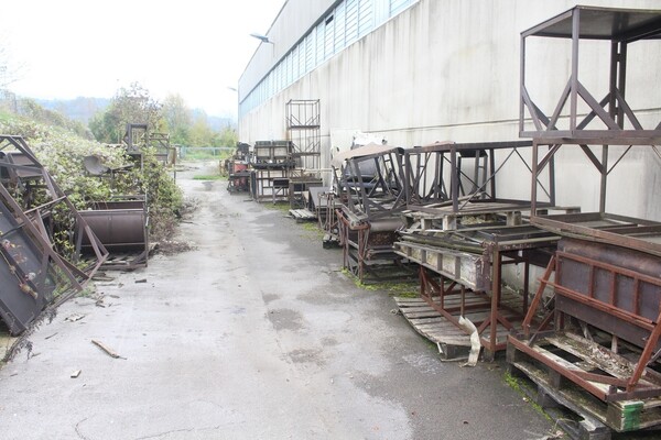35#6068 Stampi in metallo e materiale ferroso vario in vendita - foto 33